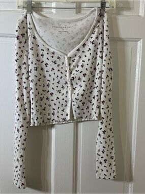 Aeropostale Cream Ribbed Button-Front Floral Crop Top